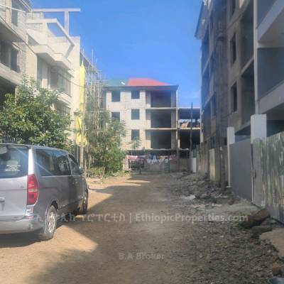 6 bedroom 4 bathroom 94sq.m apartment for sale at አለምባንክ/ቃሊቲ 